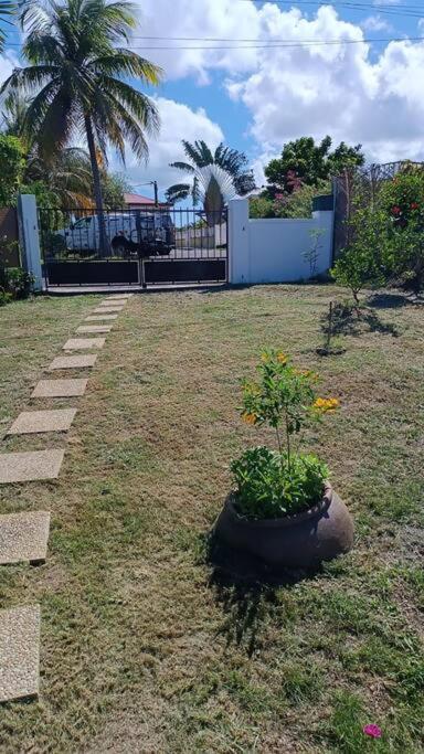 Tukusi Bungalow Le Moule Luaran gambar